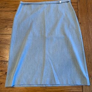 Gray knee length Gap skirt size 6